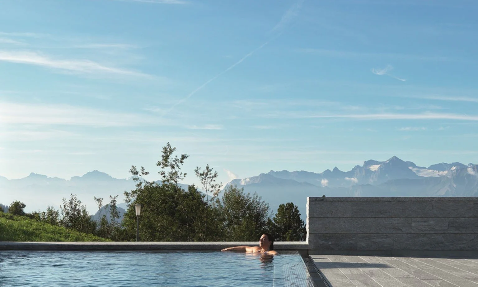 Mineral Bath Spa Rigi: Cold Bath, Outdoor Pool, Summer Vibes