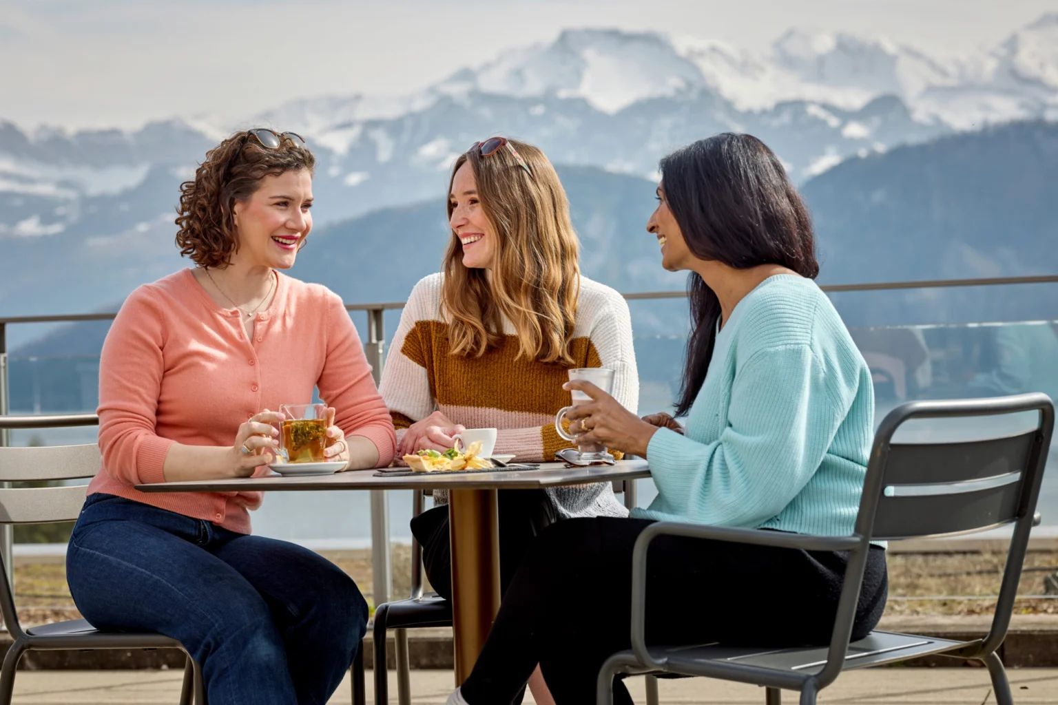 Frauen beim Kaffeetrinken (Copyright Luzern Tourismus)